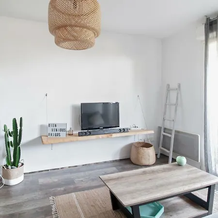 Flat With Terrace, Swimming-pool And Parking, Close To Bordeaux - Welkeys Apartment *