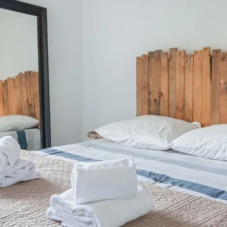 Flat With Terrace, Swimming-pool And Parking, Close To Bordeaux - Welkeys *