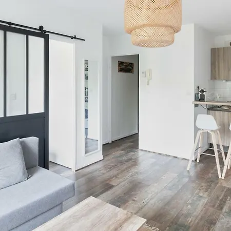 Flat With Terrace, Swimming-pool And Parking, Close To Bordeaux - Welkeys Apartment *